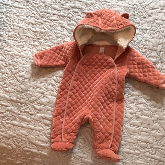 Nordstrom Other - Baby snow suit size 0 to 3 months